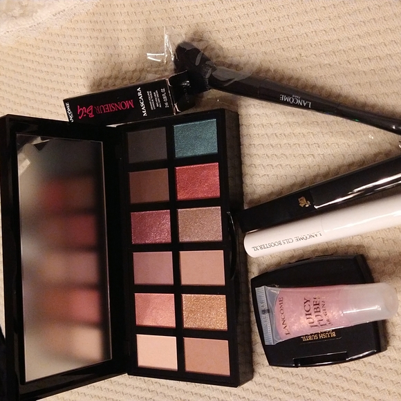 7PC 🔥Lancome A Parisian Wanderlust Eye and Face Palette with Brush, 16 Shades🔥 - Picture 2 of 13